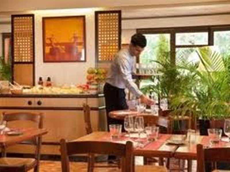 Campanile Arras - Saint-Nicolas Restaurang bild